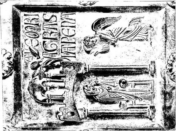 Left: Detail of the ivory cathedra of Maximian (6th cent.) - Ravenna, Archiepiscopal Palace; right: Detail of the bronze door of St. Ranieri, work by Bonanno Pisano (ca. 1180) - Pisa, Cathedral.
