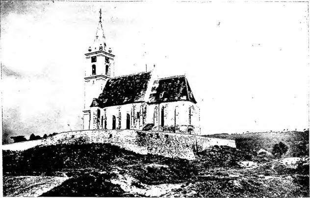 Above: FORTIFIED GOTHIC CHURCH OF KLEINHÖFLEIN (1528), the bell tower is from 1700.