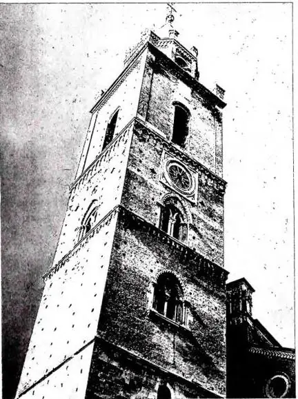Left: BELL TOWER OF THE CATHEDRAL, work by Bartolomeo Jacobi (1335), completed by Antonio di Lodi (1498) - Chieti. Right: WOODEN MADONNA WITH GILDED AND PAINTED LEAVES. Work by Giovanni Francesco Gagliardelli (16th cent.) - Chieti, church Mater Domini.