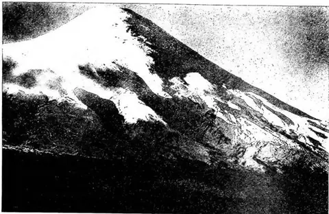 Above: VIEW OF THE CALBUCO VOLCANO COVERED WITH SNOW. Below: ISTHMUS OF OFQUI - Tierra del Fuego.