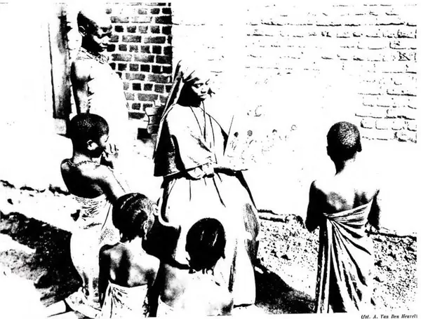 INDIGENOUS NUN who teaches hygiene notions to the children of the Mission - Congo, Usumbura (Urundi).