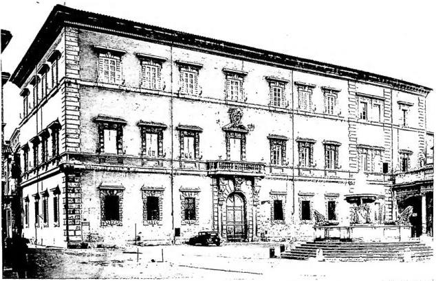 Above: FACADE OF THE PALAZZO DI S. CALLISTO by Orazio Torriani (17th cent.). Below: PALAZZO DELLE S. CONGREGAZIONI A S. CALLISTO, inaugurated by Pius XI on 23 May 1936. Design by the architect Momo. Statue of Pius XI (right side). Work by E. Rubino 1943.
