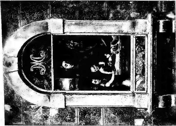 Left: EUCHARISTIC TABERNACLE IN THE FORM OF AN AEDICULE (early 16th cent.) - Ferentino, Cathedral.