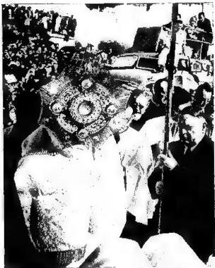In basso a destra: BENEDIZIONE IMPARTITA AI MALATI da d. Manuele M. Ferreira da Silva,