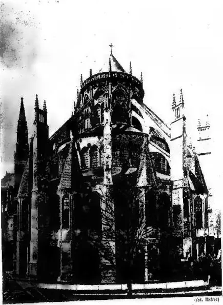 Left: APSE OF THE CATHEDRAL of Bourges (13th-14th cent.). Right: SOUTH PORTAL OF THE CATHEDRAL of Bayeux (14th cent.).