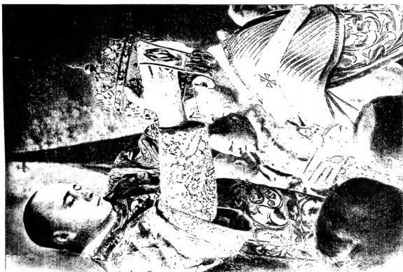 Left: CARDINAL FRANCESCO SALESIO DELLA VOLPE CROWNS BENEDICT XV in the Sistine Chapel (6 August 1914). Right: CARDINAL CAMILLO CACCIA DOMINIONI CROWNS PIUS XII on the loggia of St. Peter's (12 March 1939).