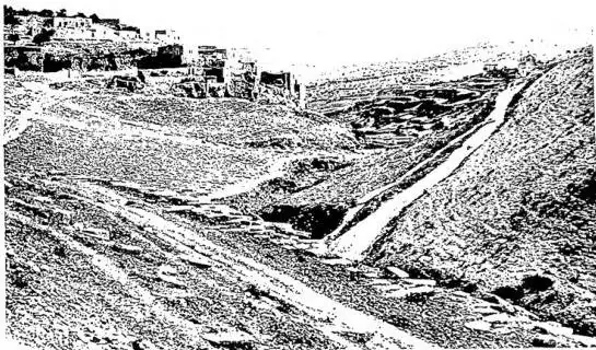 In alto: VALLE DEL CEDRON o di Josaphat, a sinistra il villaggio Siloë. In basso: LA VALLE DI GETHSEMANI VISTA DAL SUD.