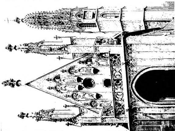 Right: DETAIL OF THE CHOIR of the cathedral of S. Vito, begun by Matthias of Arras, finished by Peter Parler (15th cent.) - Prague.