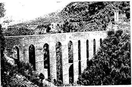 Above left: PONTE DELLA TORRE, work by Gattapone da Gubbio (14th cent.) - Spoleto. Above right: CASTLE OF FENIS (14th-16th cent.) - Aosta. Below left: VIEW of Sestri Levante. Below right: ROMAN BRIDGE of Isernia.