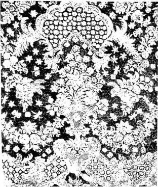 Above left: BRUSSELS LACE (18th cent.) - Trento, Duomo. Above right: ALTAR CLOTH BORDER. Milanese needle lace (18th cent.) - Monreale, sacristy of the church of S. Martino della Scala. Below left: CLOTH BORDER. Reticella lace. Modern lace imitating antique from the Laboratorio di Casamanella - Rome, private collection. Below right: CLOTH BORDER with bobbin lace and Aquila reattached point (17th cent.) - Celenza (Chieti), church of S. Maria dell'Assunta.
