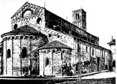 In alto a sinistra: IL DUOMO VISTO DALL'ABSIDE E IL CAMPANILE. In basso a sinistra: ABSIDI DELLA CHIESA DI S. PIERO A GRADO (sec. XIII). A destra: FACCIATA DELLA CHIESA DI S. MICHELE IN BORGO. Stile pisano-luchese (1304).