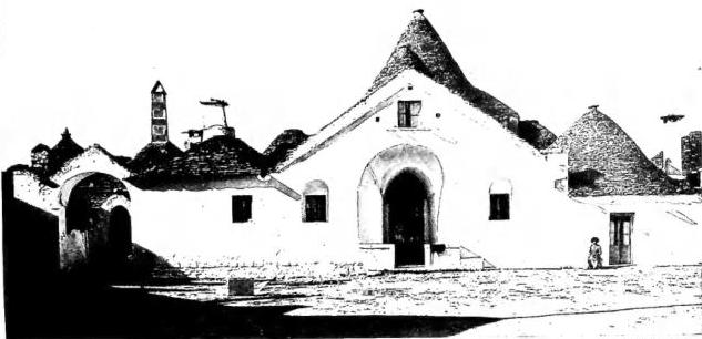 In alto: TRULLI DI ALBEROBELLO. In basso: DOLMEN, NEI DINTORNI DI BISCEGLIE.