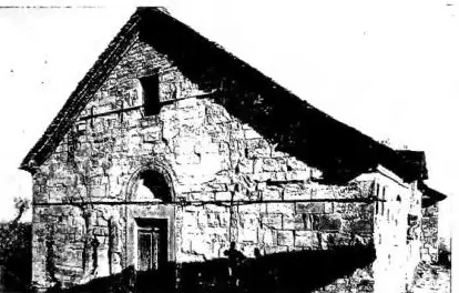 Above left: FACADE OF THE ANCIENT ROMANESQUE CHURCH OF S. MARIA, from the Matildic era (in the state prior to the wartime destruction of 1944) - Toano. Above right: INTERIOR OF THE CHURCH OF S. MARIA (in the state prior to the wartime damage of 1944) - Toano. Below left: PALAZZETTO DEL CAPITANO DEL 