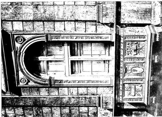 Left: MONUMENT TO CARD. PIETRO RIARIO by Andrea Bregno. The Virgin and Child is by Mino da Fiesole - Rome, church of SS. Apostoli. Right: WINDOW WITH BALCONY OF THE PALAZZO DELLA CANCELLERIA (1483-1511) with the arms of the Riario family - Rome.
