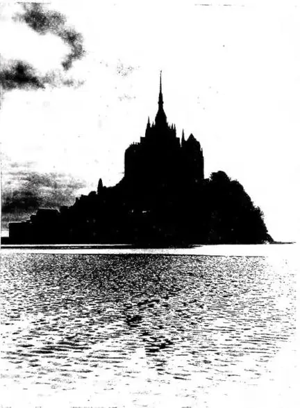 IL SISTEMA DIFENSIVO DEL CASTELLO di Mont-St-Michel. IL MONT-ST-MICHEL visto dal mare.