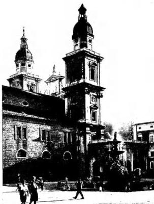 Above left: CATHEDRAL (1614-28) AND RESIDENZBRUNNEN (1656-61) - Salzburg. Above right: THE KOLLEGHIENKIRCHE (1614-1707), by J. B. Fischer v. Erlach - Salzburg. Below left: PARISH CHURCH OF OUR LADY OF GOOD COUNSEL, built to a design by Wolfgang Hagenauer (1764). The painting is a copy of the miraculous image of Genazzano - Böckstein (Salzburg). Below right: HIGH ALTAR OF THE PARISH CHURCH, work by W. and J. Hagenauer (1769) - Köstendorf (Salzburg).
