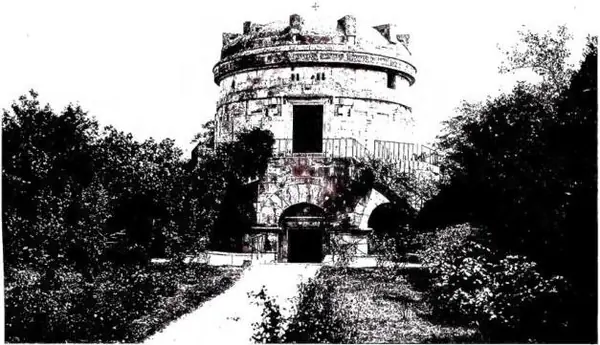 In alto: SEPOLCRO DI TEODORICO, costruito ca. il 520. La cupola è formata di un sol pezzo di calcare ippuritico d'Istria; sopra i dodici risalti o anse sono scolpiti i nomi di 10 Apostoli e degli Evangelisti Marco e Luca - Ravenna. In basso: MURO DI CALCHI O CALCE, DETTO PALAZZO DI TEODORICO. Quest'