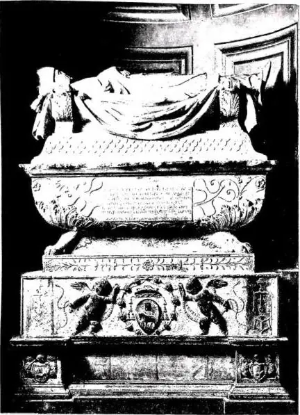 A sinistra: MONUMENTO FUNEBRE DEL CARD. AGNIFILI (1480) - L'Aquila, Duomo. A destra: S. SEBASTIANO, statua lignea policromata (1478) - L'Aquila, Museo.