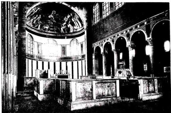 In alto: SCHOLA CANTORUM della basilica di S. Sabina costruita o rinnovata sotto il pontificato di Eugenio II (824-27), ricostruita con i frammenti originali nel 1936 - Roma. In basso: SCHOLA CANTORUM della basilica di S. Maria in Cosmedin costruita sotto il pontificato di Callisto II (1119-24), ricostruita con i frammenti originali nel 1898 - Roma.