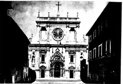 Above left: FACADE OF THE BASILICA (17th cent.), with portal by Nanni di Bartolo (1432-35) and, above, the sun with rays, symbol of the Saint, work by Giovanni Andrea Ascani (1757) - Tolentino, Piazza and church of S. Nicola. Above right: CLOISTER OF THE CONVENT (13th cent.) - Tolentino, church of S