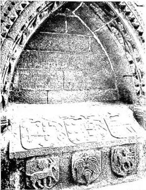 Above left: TOMB ADORNED WITH COATS OF ARMS, in the cloister (14th cent.) of the church of S. Domingo - Tuy. Above right: TOMB OF LUCA SAVELLI, with Cosmatesque decoration (13th cent.) superimposed on a Roman sarcophagus - Rome, church of S. Maria in Aracoeli. Below left: ARK OF S. LANFRANCO, work by G. A. Amadeo (1490-98) - Pavia, church of S. Lanfranco. Below right: FUNERARY MONUMENT to Doge Pietro Mocenigo, work by Pietro Lombardo (1485) - Venice, church of SS. Giovanni e Paolo.