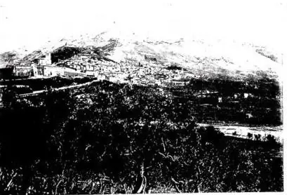 Above left: PANORAMA OF ASSISI with the Sacred Convent of S. Francesco and Mount Subasio - Assisi. Above right: LAKE PIEDILUCO seen from Monte dell'Eco. Below left: "LE CARCERI", Franciscan hermitage which takes its origin from an oratory donated to St. Francis by the Benedictines of Subasio - Assis