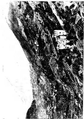 Above left: PANORAMA of Arquà Petrarca. Above right: VIEW of the Val Venosta. Below left: THE WALLS OF MONTAGNANA, built by the Ezzelini and the Carraresi (13th cent.). Below right: GARDEN and facade of the villa Donà delle Rose, formerly Barbarigo (17th cent.) - Valsanzibio.