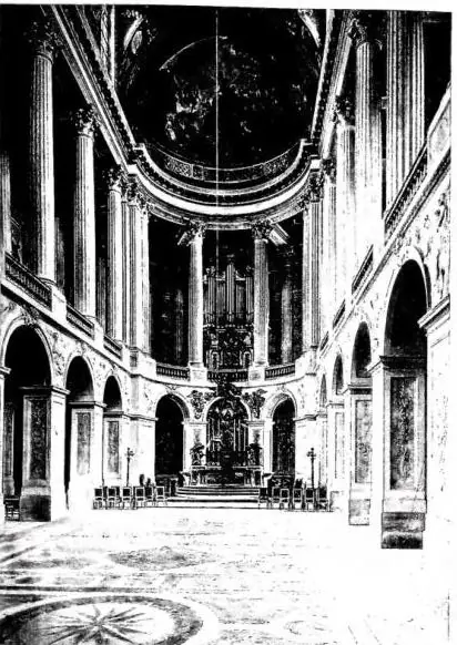 A sinistra: INTERNO DELLA CAPPELLA DEL CASTELLO, terminata nel 1710 - Versailles. In alto a destra: BOSCHETTO DELLA COLONNATA, costruito su disegno di Mansart (1685) - Versailles. In basso a destra: LA CAMERA DA LETTO DI LUIGI XV, con arazzi Gobelins, con storie di Don Chisciotte (1783) - Versailles