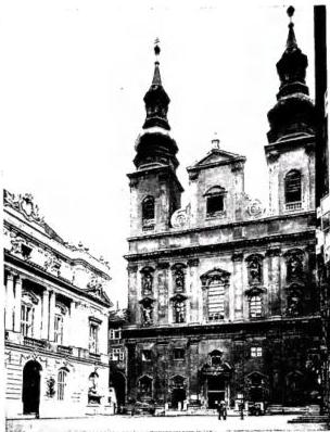 Above left: PIAZZA AND CHURCH OF THE UNIVERSITY, work by A. Pozzo (1628-31) - Vienna. Above right: INTERIOR OF THE CHURCH OF S. PIETRO, built to a design by Gabriele Montani (1703-1708) - Vienna. Below: AERIAL VIEW of the imperial quarter with the Museums in the foreground - Vienna.